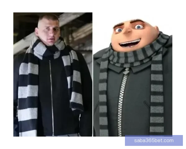 约基奇赛后穿小黄人拖鞋接受采访 曾化身格鲁角色展现幽默风采 约基奇赛后穿小黄人拖鞋接受采访 曾化身格鲁角色展现幽默风采